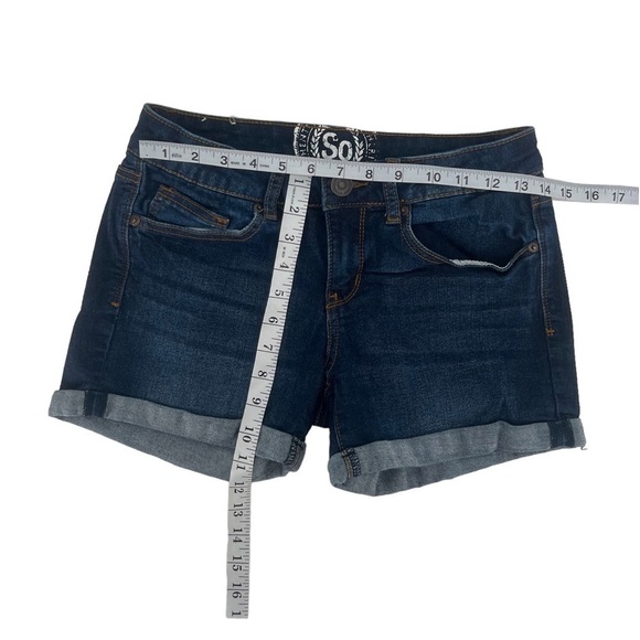 SO Cuffed Hem Jean Shorts Size 26 Women’s - Picture 5 of 5